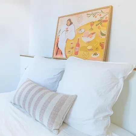 Apartment Phoenicia - Old - Bright & Air-conditioned